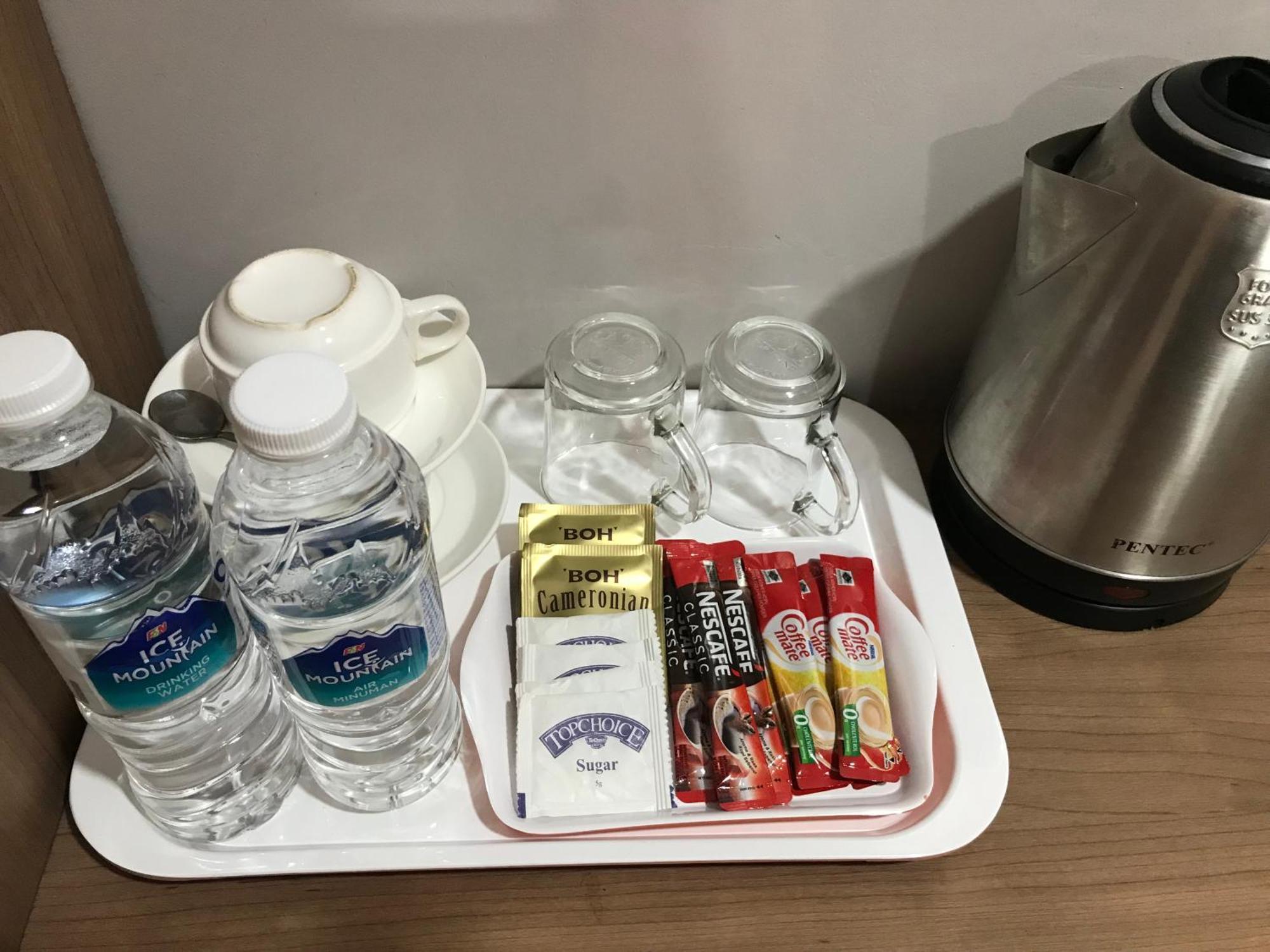Grand Village Inn パンタイ・サナング エクステリア 写真